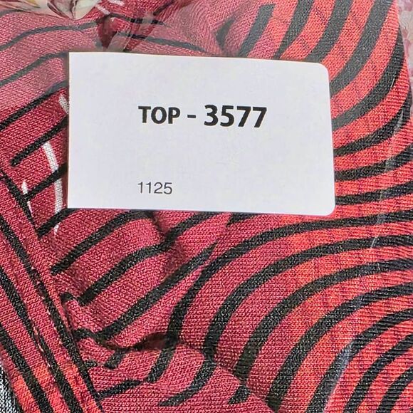 LuLaRoe Red Plaid Perfect Tee Flowy Top XL - Picture 6 of 6